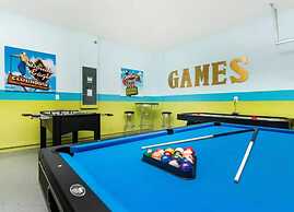 Solterra Resort!! Spacious House With Game Room, Private Pool and Movi