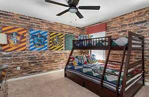 Solterra Resort!! Spacious House With Game Room, Private Pool and Movi