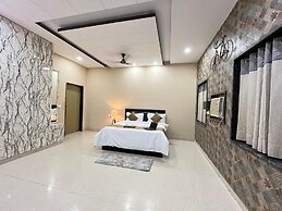 GoBravo 11- 6BHK Farm with Pool Gurgaon