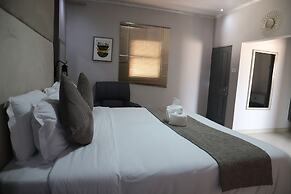 Dikukama Executive Hotel