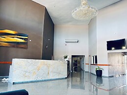 Dikukama Executive Hotel