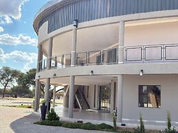 Dikukama Executive Hotel