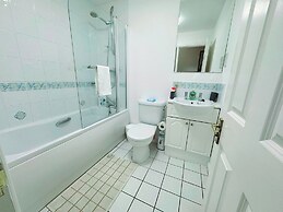 2 Bed-2 Bath-town Centre-free Parking