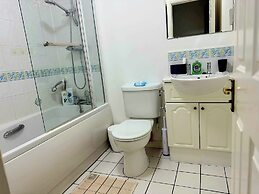 2 Bed-2 Bath-town Centre-free Parking