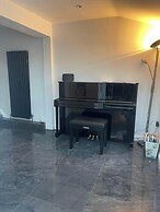 5beds10people 5minutes dr Airport Train Station