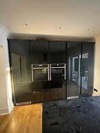 5beds10people 5minutes dr Airport Train Station