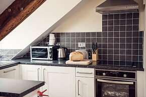 Apartmentsleeps3-garden-hottub-parking