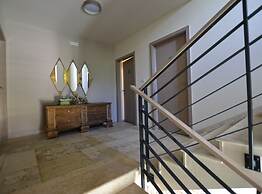 Tranquil Getaway With Shared Pool in Bale