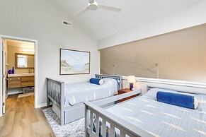 Walk to Community Beach: Coastal Carolina Condo