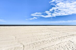Walk to Community Beach: Coastal Carolina Condo