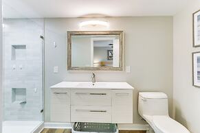 Walk to Community Beach: Coastal Carolina Condo