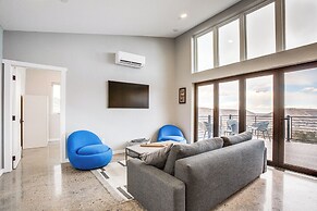 Walk to Trail: 'lookout Landing' Newly Built Home!