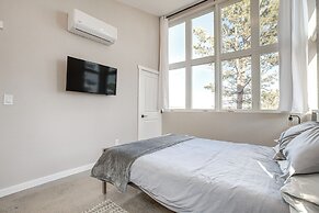 Walk to Trail: 'lookout Landing' Newly Built Home!