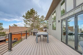 Walk to Trail: 'lookout Landing' Newly Built Home!