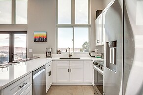 Walk to Trail: 'lookout Landing' Newly Built Home!