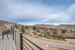 Walk to Trail: 'lookout Landing' Newly Built Home!