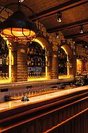 ACC Olives Hotel & Restaurant