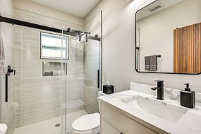 Modern Lakeland Golf Retreat w/ Putting Green