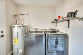 Modern Lakeland Golf Retreat w/ Putting Green