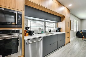 Modern Lakeland Golf Retreat w/ Putting Green