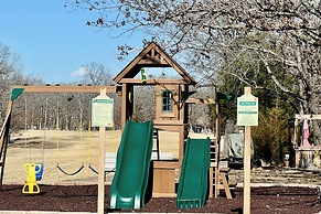 Luxury Lake Home, Amazing Views, Resort Amenities