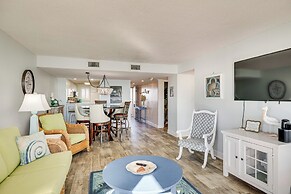 Walk to Beach: Emerald Isle Condo w/ Ocean View!