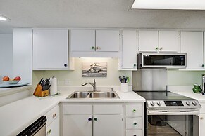 Walk to Beach: Emerald Isle Condo w/ Ocean View!