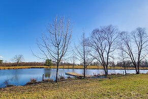 Reel in Fish, Relax By Fire: Mcminnville Cabin