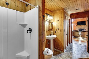 Reel in Fish, Relax By Fire: Mcminnville Cabin