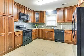 Entertainment-ready Yard: Spacious Riverdale Home