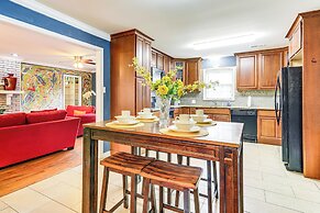 Entertainment-ready Yard: Spacious Riverdale Home