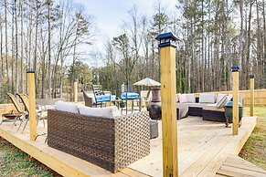 Entertainment-ready Yard: Spacious Riverdale Home