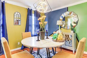 Entertainment-ready Yard: Spacious Riverdale Home