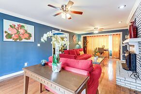 Entertainment-ready Yard: Spacious Riverdale Home