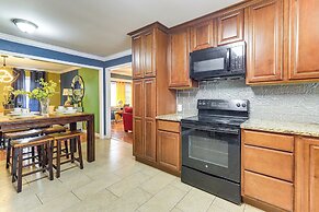 Entertainment-ready Yard: Spacious Riverdale Home