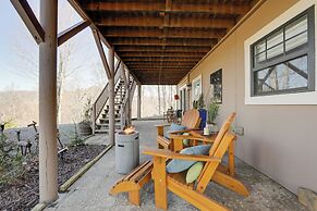 Mtn Views & Fire Pit: Couple's Escape in Mars Hill
