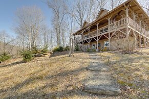 Mtn Views & Fire Pit: Couple's Escape in Mars Hill