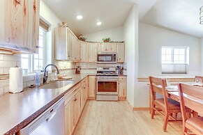 2 Mi to Dinosaur Journey Museum: Mtn-view Haven!