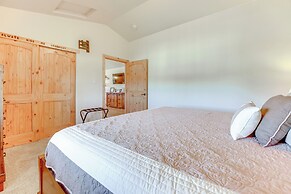 2 Mi to Dinosaur Journey Museum: Mtn-view Haven!