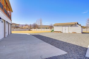 2 Mi to Dinosaur Journey Museum: Mtn-view Haven!