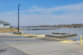 Lake Greenwood Getaway w/ Docks & Waterfront Views