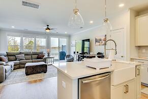 Lake Greenwood Getaway w/ Docks & Waterfront Views