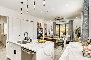 Walk to Lake: Modern Pet-friendly Home in Granbury