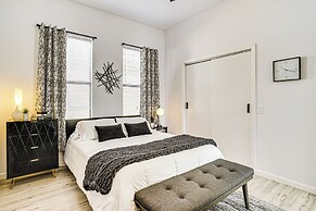 Walk to Lake: Modern Pet-friendly Home in Granbury