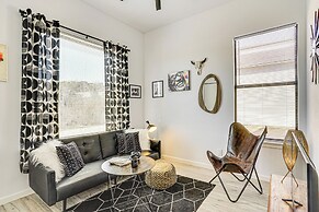 Walk to Lake: Modern Pet-friendly Home in Granbury