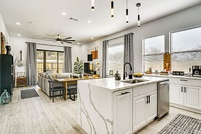 Walk to Lake: Modern Pet-friendly Home in Granbury