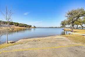 Walk to Lake: Modern Pet-friendly Home in Granbury
