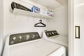 Walk to Lake: Modern Pet-friendly Home in Granbury