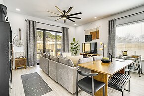 Walk to Lake: Modern Pet-friendly Home in Granbury