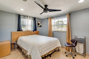 8 Mi to Sunset Beach: Home w/ Large Patio + Pool!